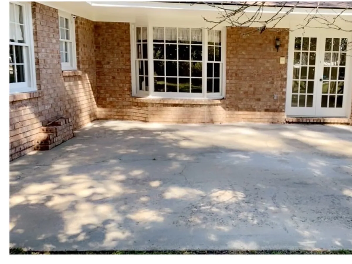 Cleared lawn and beds after full-property leaf removal